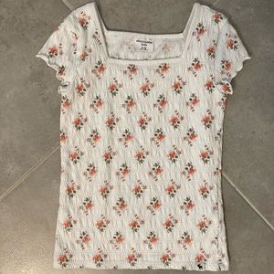 Girls Abercrombie Kids floral top. Size 9/10.